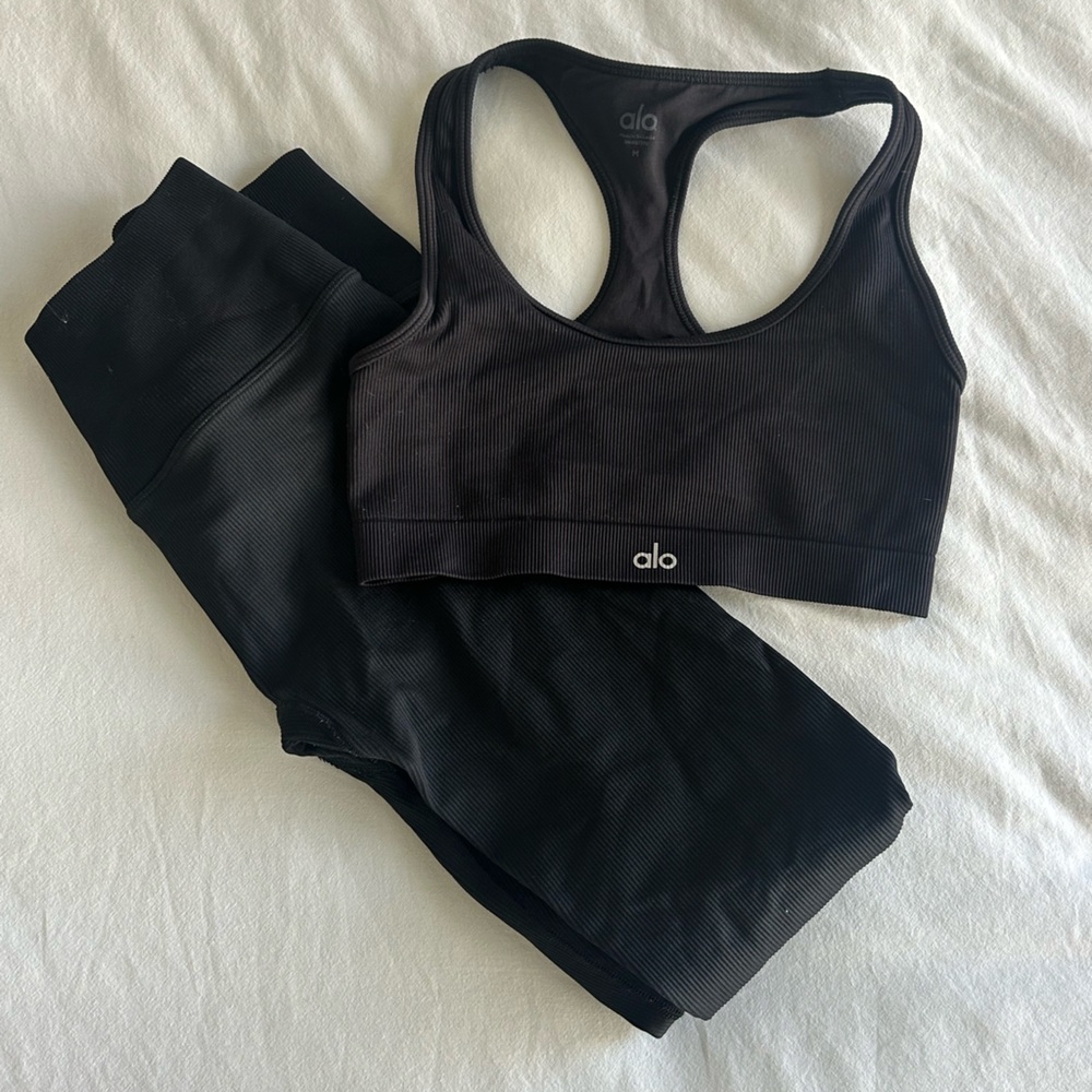 Alo Set Leggings and Bra